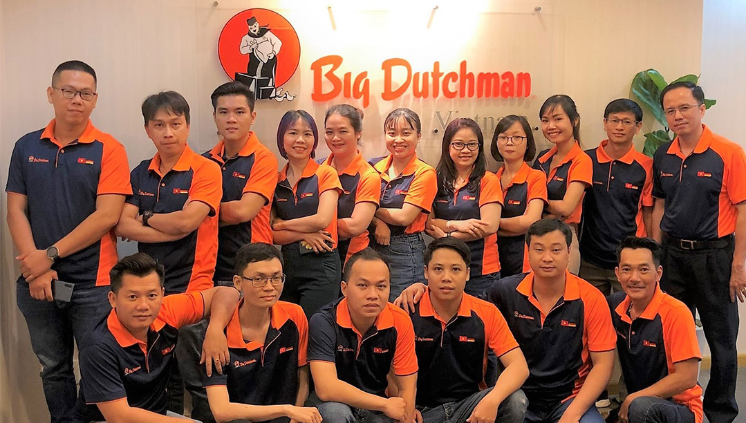 2014: Đến Việt Nam